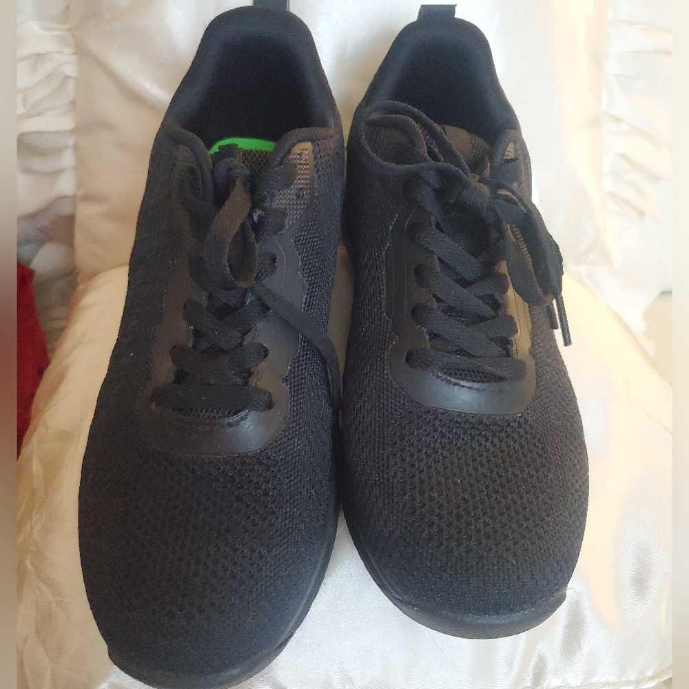 Geers Black Sneakers